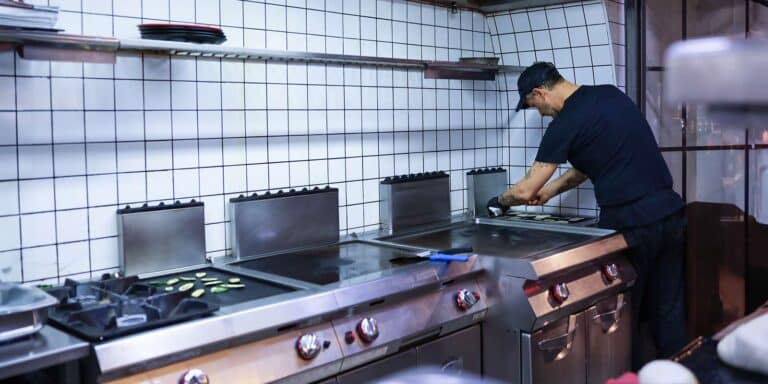 Commercial-kitchen-appliance-repair